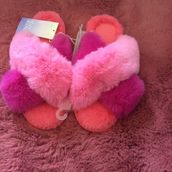 🎀Cute Criss/Cross Pink Mauve Slippers🎀 Medium🎀 - Picture 2 of 5